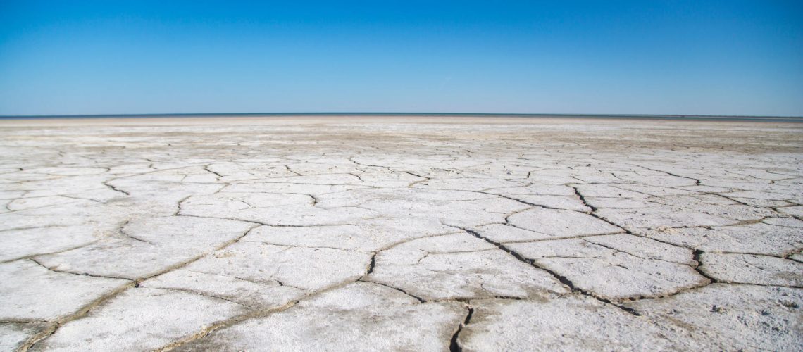 dry sea bottom, global warming, the problem of the Aral Sea